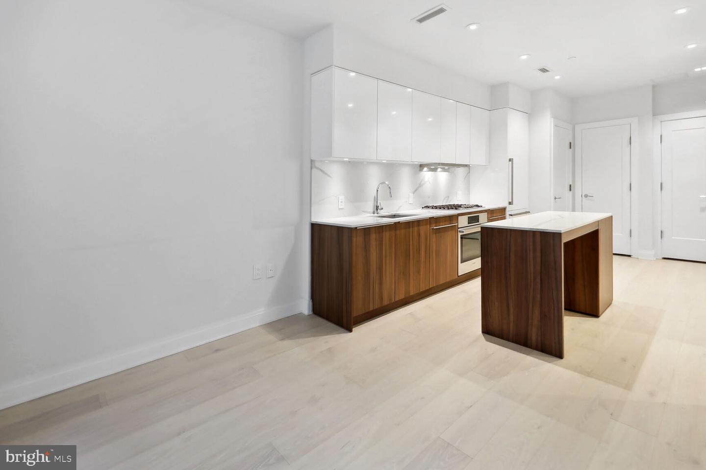 1427 RHODE ISLAND AVE NW #202, WASHINGTON, District Of Columbia 20005, 1 Bedroom Bedrooms, ,1 BathroomBathrooms,Residential,For sale,1427 RHODE ISLAND AVE NW #202,DCDC2203682 MLS # DCDC2203682