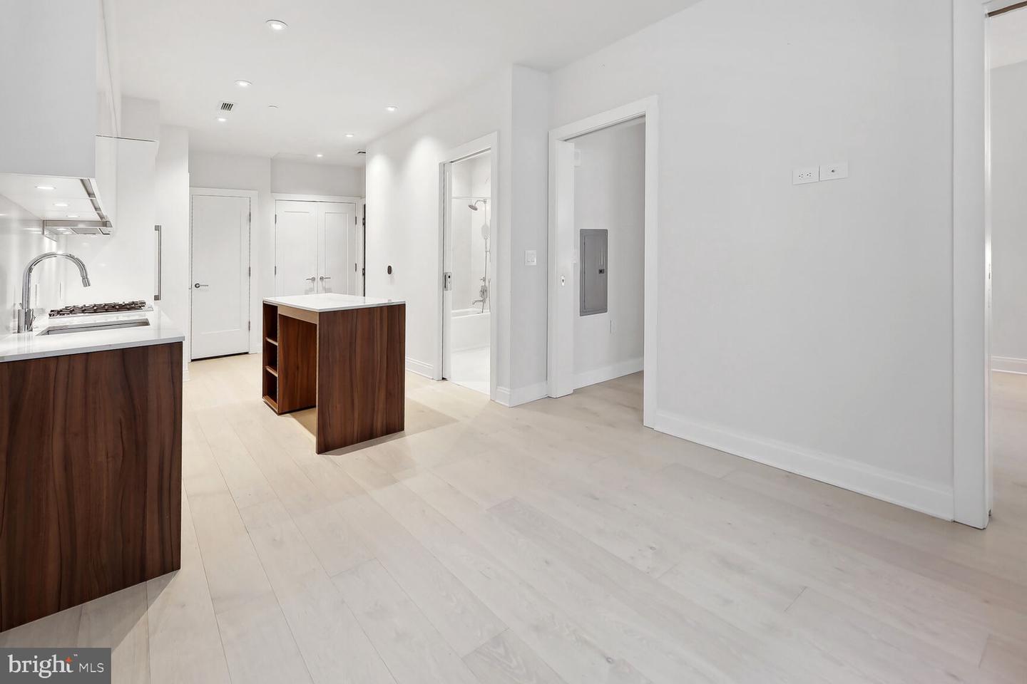 1427 RHODE ISLAND AVE NW #202, WASHINGTON, District Of Columbia 20005, 1 Bedroom Bedrooms, ,1 BathroomBathrooms,Residential,For sale,1427 RHODE ISLAND AVE NW #202,DCDC2203682 MLS # DCDC2203682