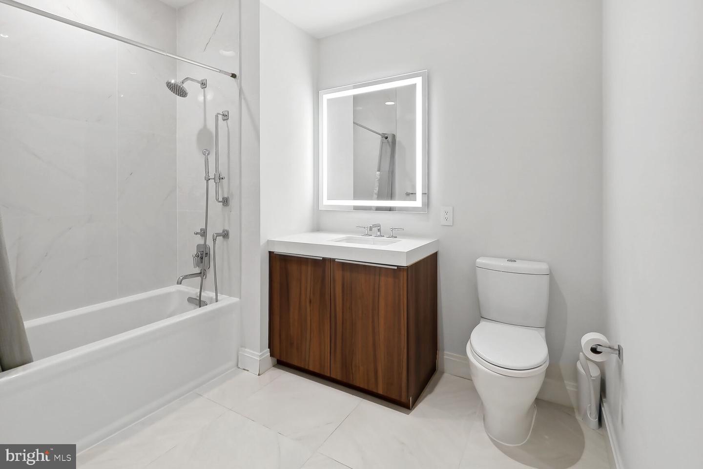 1427 RHODE ISLAND AVE NW #202, WASHINGTON, District Of Columbia 20005, 1 Bedroom Bedrooms, ,1 BathroomBathrooms,Residential,For sale,1427 RHODE ISLAND AVE NW #202,DCDC2203682 MLS # DCDC2203682