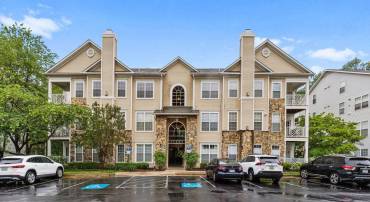 5948 FOUNDERS HILL DR #301, ALEXANDRIA, Virginia 22310, 3 Bedrooms Bedrooms, ,3 BathroomsBathrooms,Residential,For sale,5948 FOUNDERS HILL DR #301,VAFX2244836 MLS # VAFX2244836