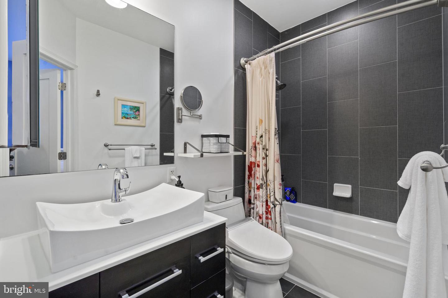 1345 PENNSYLVANIA AVE SE #6, WASHINGTON, District Of Columbia 20003, 2 Bedrooms Bedrooms, ,2 BathroomsBathrooms,Residential,For sale,1345 PENNSYLVANIA AVE SE #6,DCDC2203540 MLS # DCDC2203540