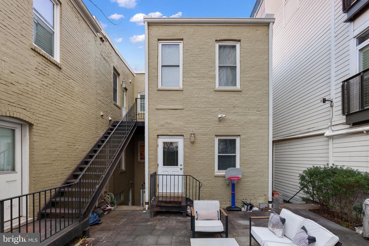 1345 PENNSYLVANIA AVE SE #6, WASHINGTON, District Of Columbia 20003, 2 Bedrooms Bedrooms, ,2 BathroomsBathrooms,Residential,For sale,1345 PENNSYLVANIA AVE SE #6,DCDC2203540 MLS # DCDC2203540