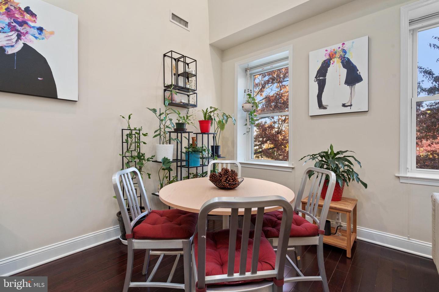 1345 PENNSYLVANIA AVE SE #6, WASHINGTON, District Of Columbia 20003, 2 Bedrooms Bedrooms, ,2 BathroomsBathrooms,Residential,For sale,1345 PENNSYLVANIA AVE SE #6,DCDC2203540 MLS # DCDC2203540