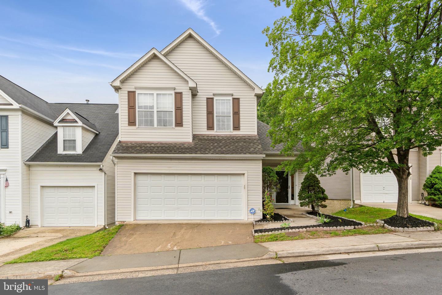 6002 HONNICUT DR, CENTREVILLE, Virginia 20121, 4 Bedrooms Bedrooms, ,3 BathroomsBathrooms,Residential,For sale,6002 HONNICUT DR,VAFX2244702 MLS # VAFX2244702