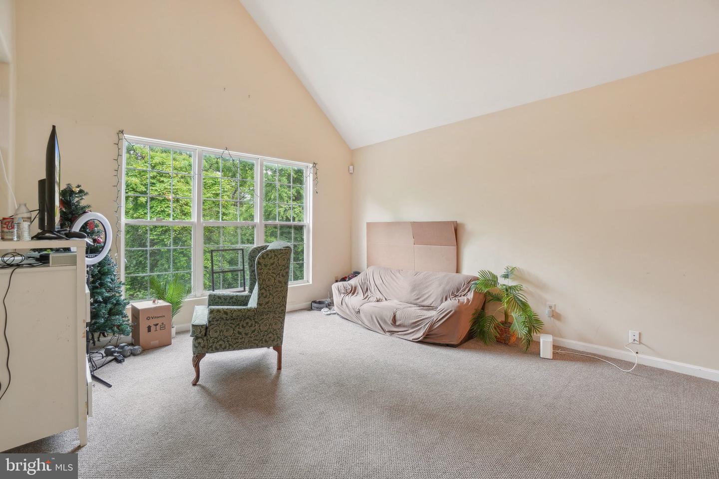 6002 HONNICUT DR, CENTREVILLE, Virginia 20121, 4 Bedrooms Bedrooms, ,3 BathroomsBathrooms,Residential,For sale,6002 HONNICUT DR,VAFX2244702 MLS # VAFX2244702