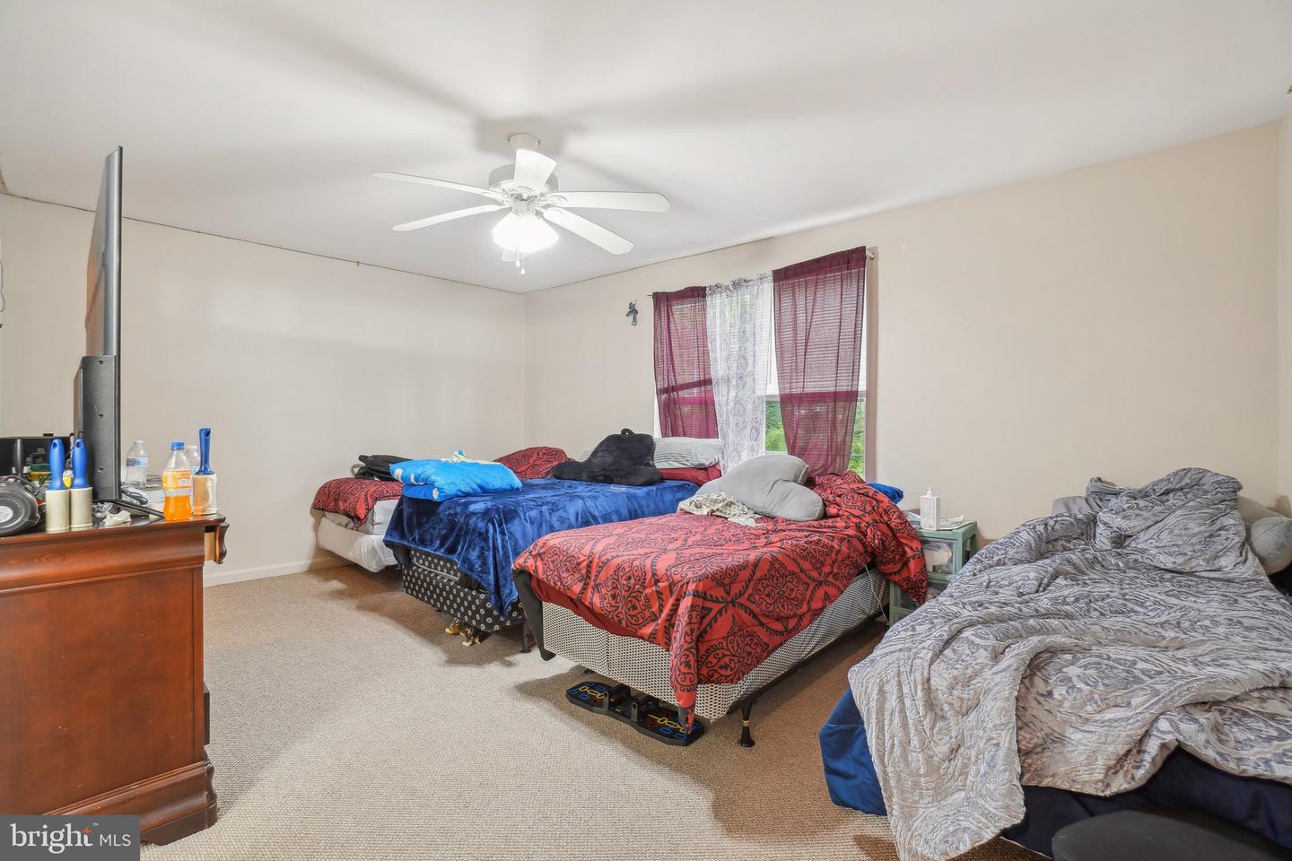 6002 HONNICUT DR, CENTREVILLE, Virginia 20121, 4 Bedrooms Bedrooms, ,3 BathroomsBathrooms,Residential,For sale,6002 HONNICUT DR,VAFX2244702 MLS # VAFX2244702