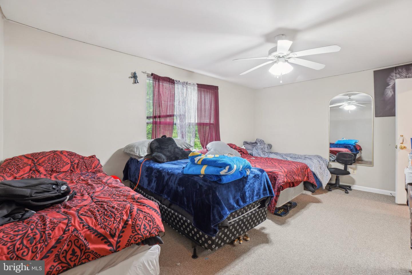 6002 HONNICUT DR, CENTREVILLE, Virginia 20121, 4 Bedrooms Bedrooms, ,3 BathroomsBathrooms,Residential,For sale,6002 HONNICUT DR,VAFX2244702 MLS # VAFX2244702