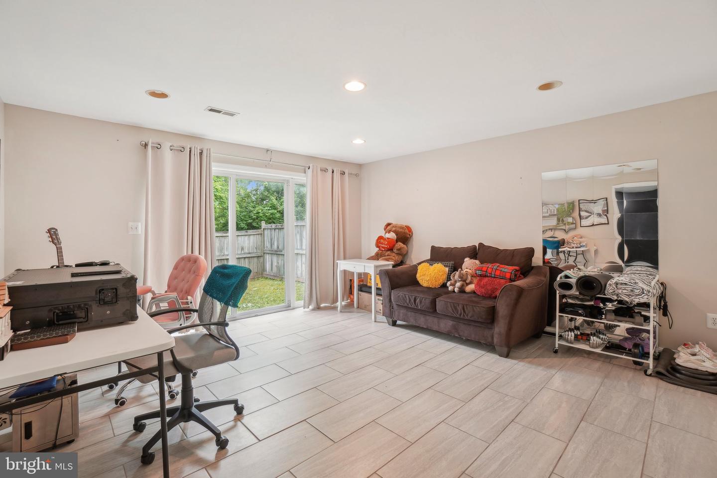 6002 HONNICUT DR, CENTREVILLE, Virginia 20121, 4 Bedrooms Bedrooms, ,3 BathroomsBathrooms,Residential,For sale,6002 HONNICUT DR,VAFX2244702 MLS # VAFX2244702