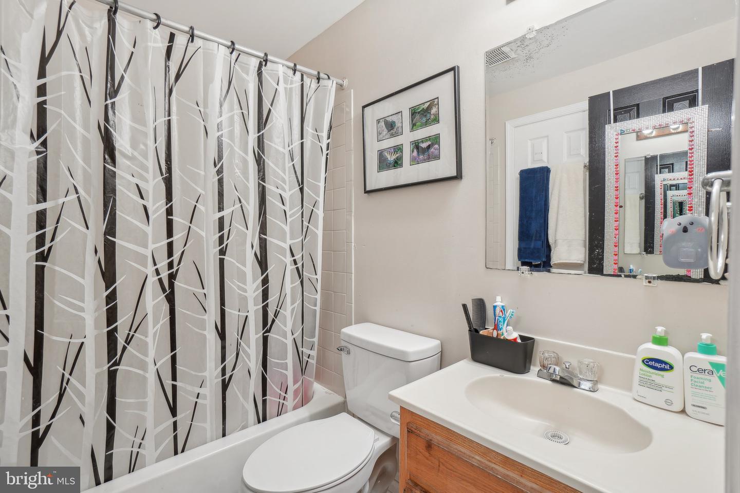 6002 HONNICUT DR, CENTREVILLE, Virginia 20121, 4 Bedrooms Bedrooms, ,3 BathroomsBathrooms,Residential,For sale,6002 HONNICUT DR,VAFX2244702 MLS # VAFX2244702