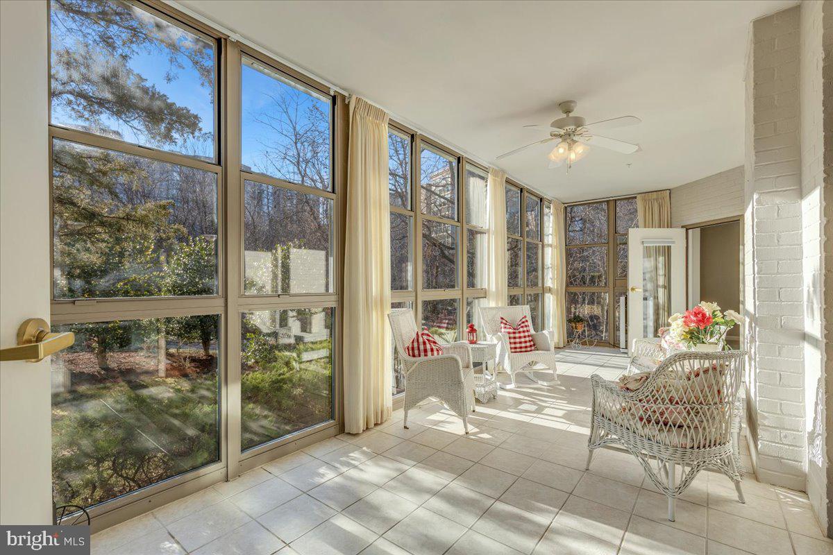 19400 LANSDOWNE WOODS BLVD #110, LEESBURG, Virginia 20176, 2 Bedrooms Bedrooms, ,2 BathroomsBathrooms,Residential,For sale,19400 LANSDOWNE WOODS BLVD #110,VALO2098550 MLS # VALO2098550