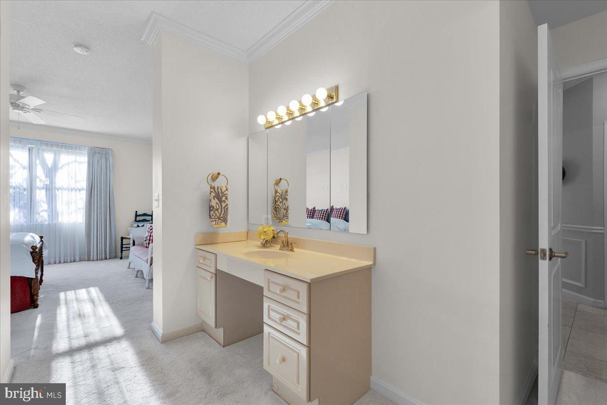 19400 LANSDOWNE WOODS BLVD #110, LEESBURG, Virginia 20176, 2 Bedrooms Bedrooms, ,2 BathroomsBathrooms,Residential,For sale,19400 LANSDOWNE WOODS BLVD #110,VALO2098550 MLS # VALO2098550