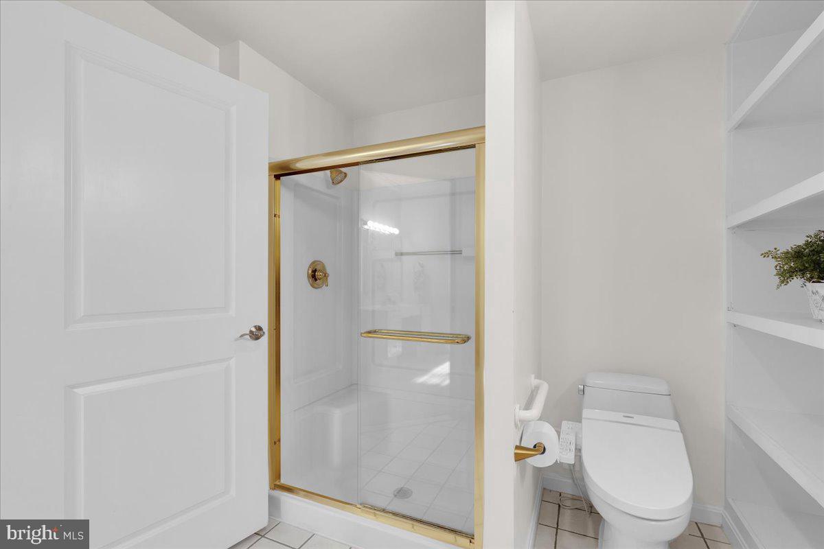19400 LANSDOWNE WOODS BLVD #110, LEESBURG, Virginia 20176, 2 Bedrooms Bedrooms, ,2 BathroomsBathrooms,Residential,For sale,19400 LANSDOWNE WOODS BLVD #110,VALO2098550 MLS # VALO2098550