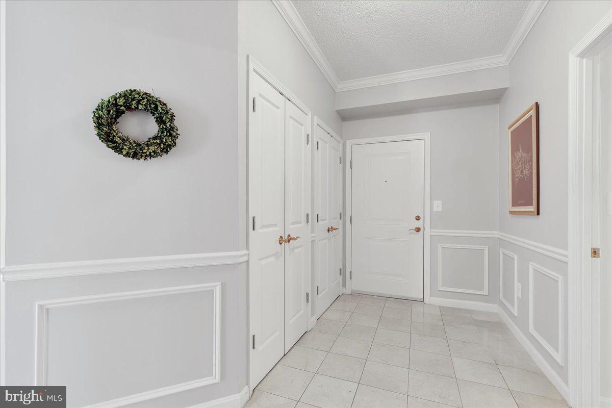 19400 LANSDOWNE WOODS BLVD #110, LEESBURG, Virginia 20176, 2 Bedrooms Bedrooms, ,2 BathroomsBathrooms,Residential,For sale,19400 LANSDOWNE WOODS BLVD #110,VALO2098550 MLS # VALO2098550