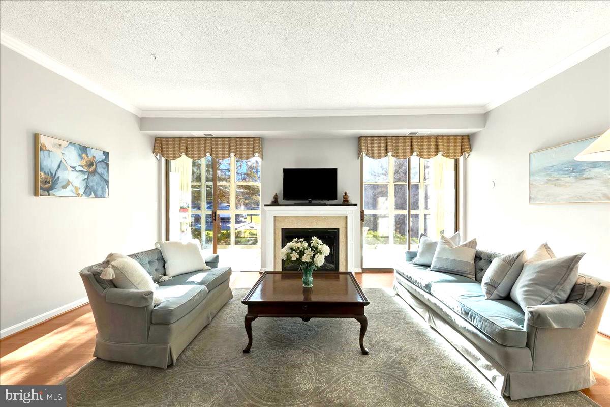 19400 LANSDOWNE WOODS BLVD #110, LEESBURG, Virginia 20176, 2 Bedrooms Bedrooms, ,2 BathroomsBathrooms,Residential,For sale,19400 LANSDOWNE WOODS BLVD #110,VALO2098550 MLS # VALO2098550