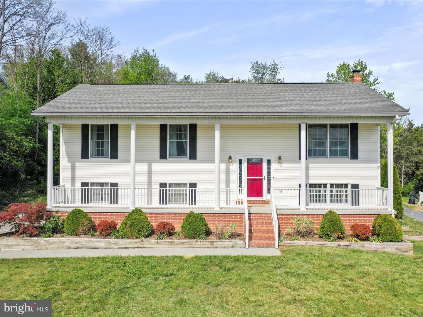 1204 S FORK DR, FRONT ROYAL, Virginia 22630, 4 Bedrooms Bedrooms, ,2 BathroomsBathrooms,Residential,For sale,1204 S FORK DR,VAWR2011354 MLS # VAWR2011354