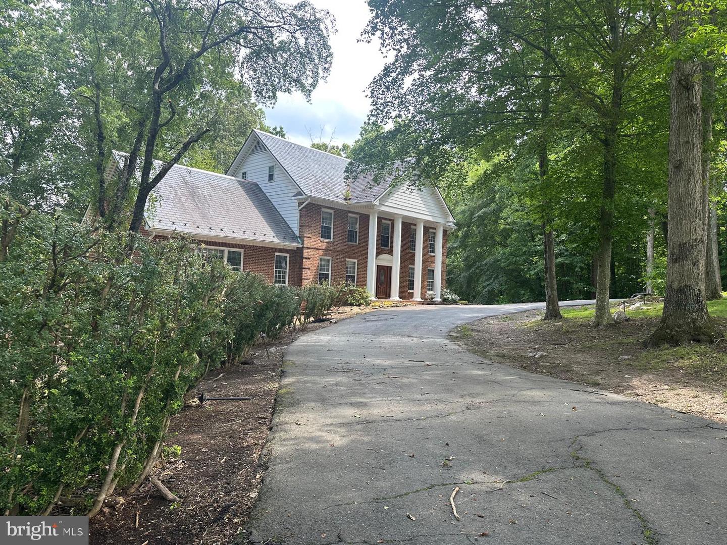 7615 KINCHELOE RD, CLIFTON, Virginia 20124, 6 Bedrooms Bedrooms, ,5 BathroomsBathrooms,Residential,For sale,7615 KINCHELOE RD,VAFX2244692 MLS # VAFX2244692