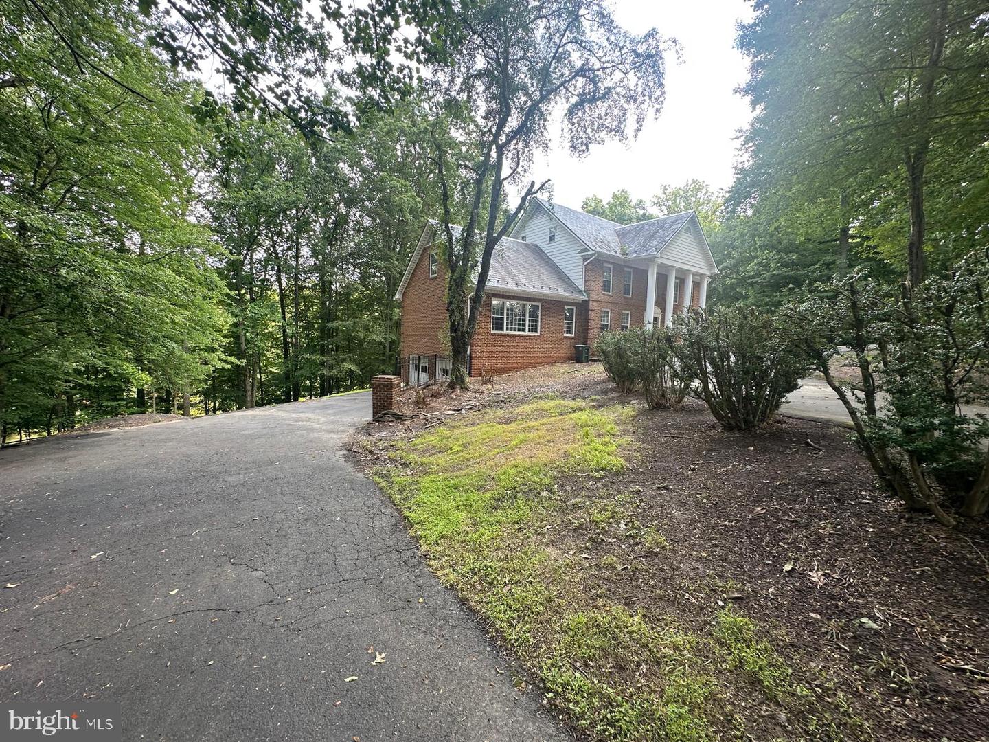 7615 KINCHELOE RD, CLIFTON, Virginia 20124, 6 Bedrooms Bedrooms, ,5 BathroomsBathrooms,Residential,For sale,7615 KINCHELOE RD,VAFX2244692 MLS # VAFX2244692