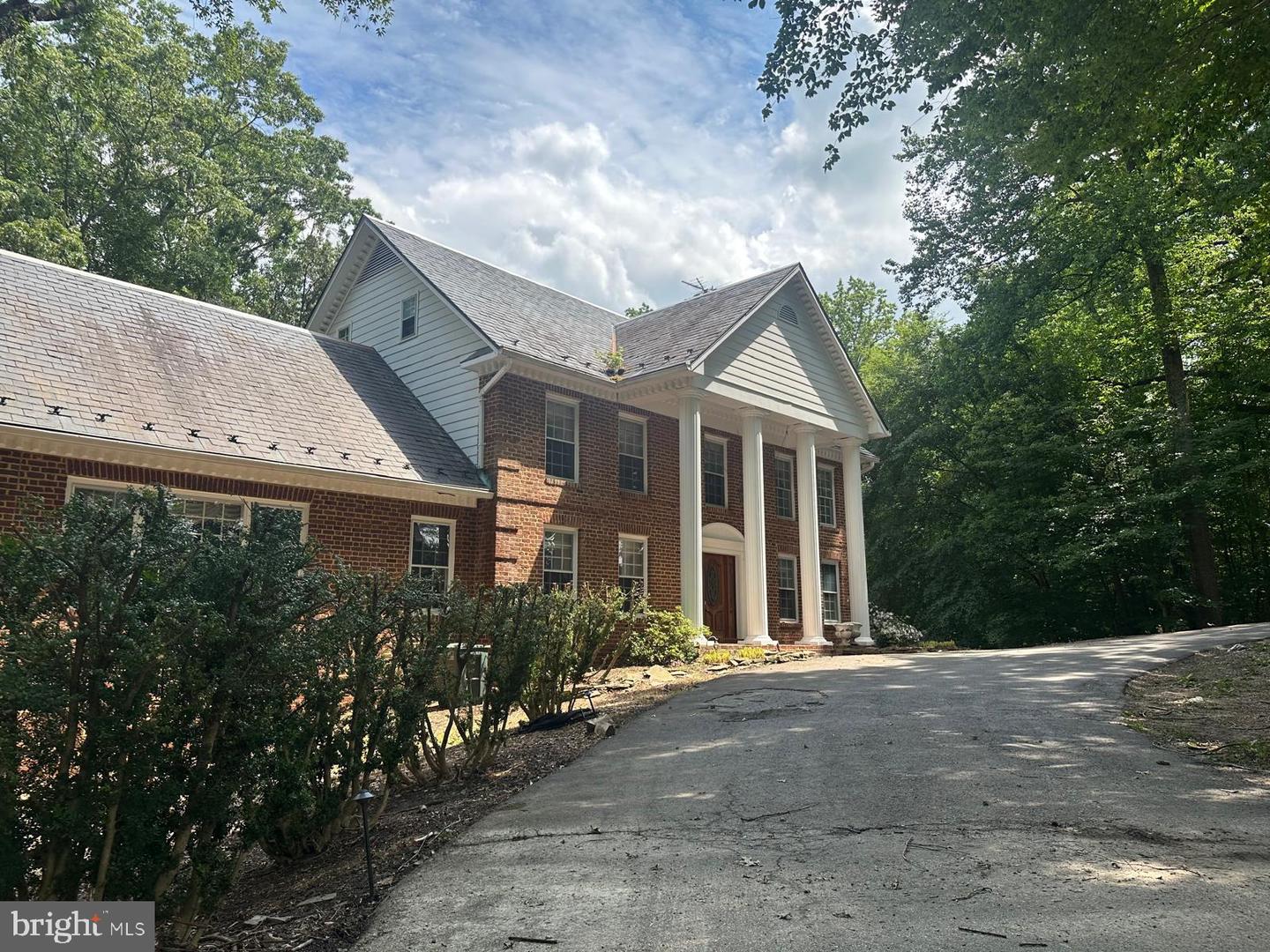 7615 KINCHELOE RD, CLIFTON, Virginia 20124, 6 Bedrooms Bedrooms, ,5 BathroomsBathrooms,Residential,For sale,7615 KINCHELOE RD,VAFX2244692 MLS # VAFX2244692
