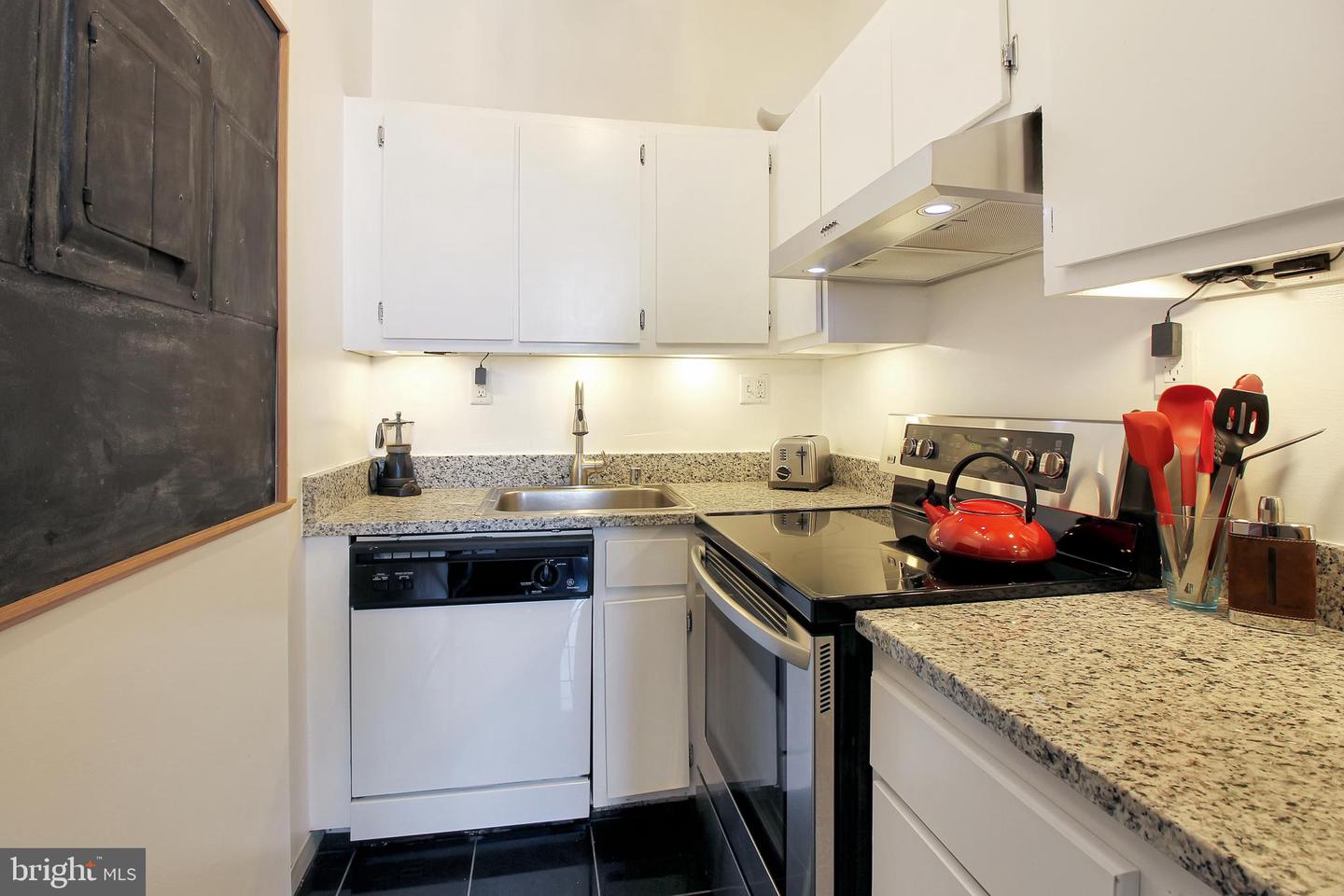 1615 Q ST NW #808, WASHINGTON, District Of Columbia 20009, 2 Bedrooms Bedrooms, ,1 BathroomBathrooms,Residential,For sale,1615 Q ST NW #808,DCDC2203726 MLS # DCDC2203726