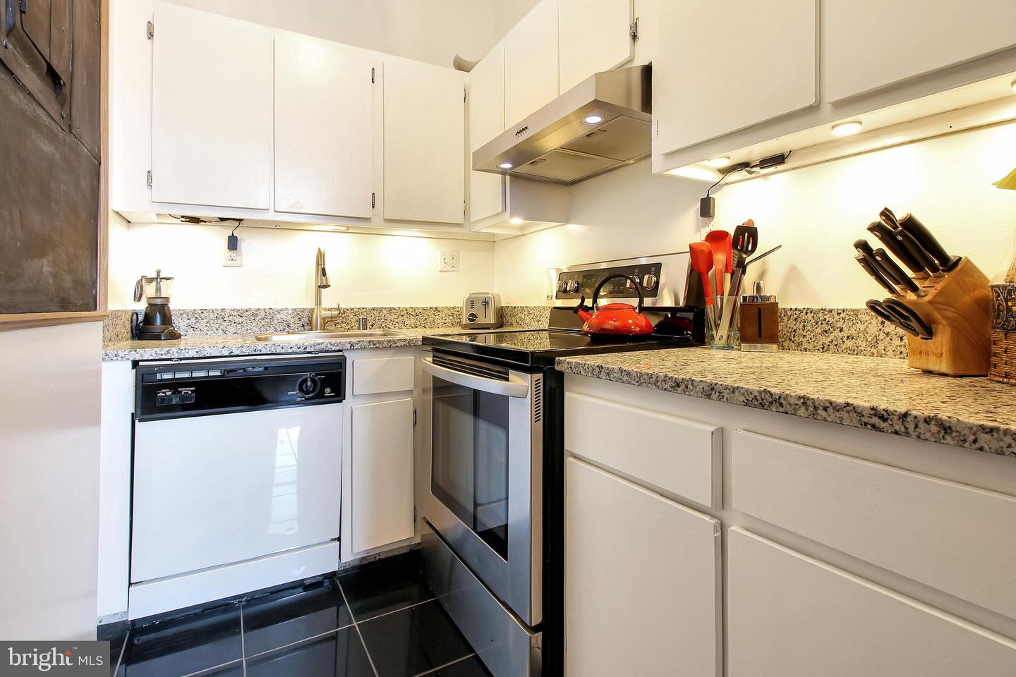 1615 Q ST NW #808, WASHINGTON, District Of Columbia 20009, 2 Bedrooms Bedrooms, ,1 BathroomBathrooms,Residential,For sale,1615 Q ST NW #808,DCDC2203726 MLS # DCDC2203726