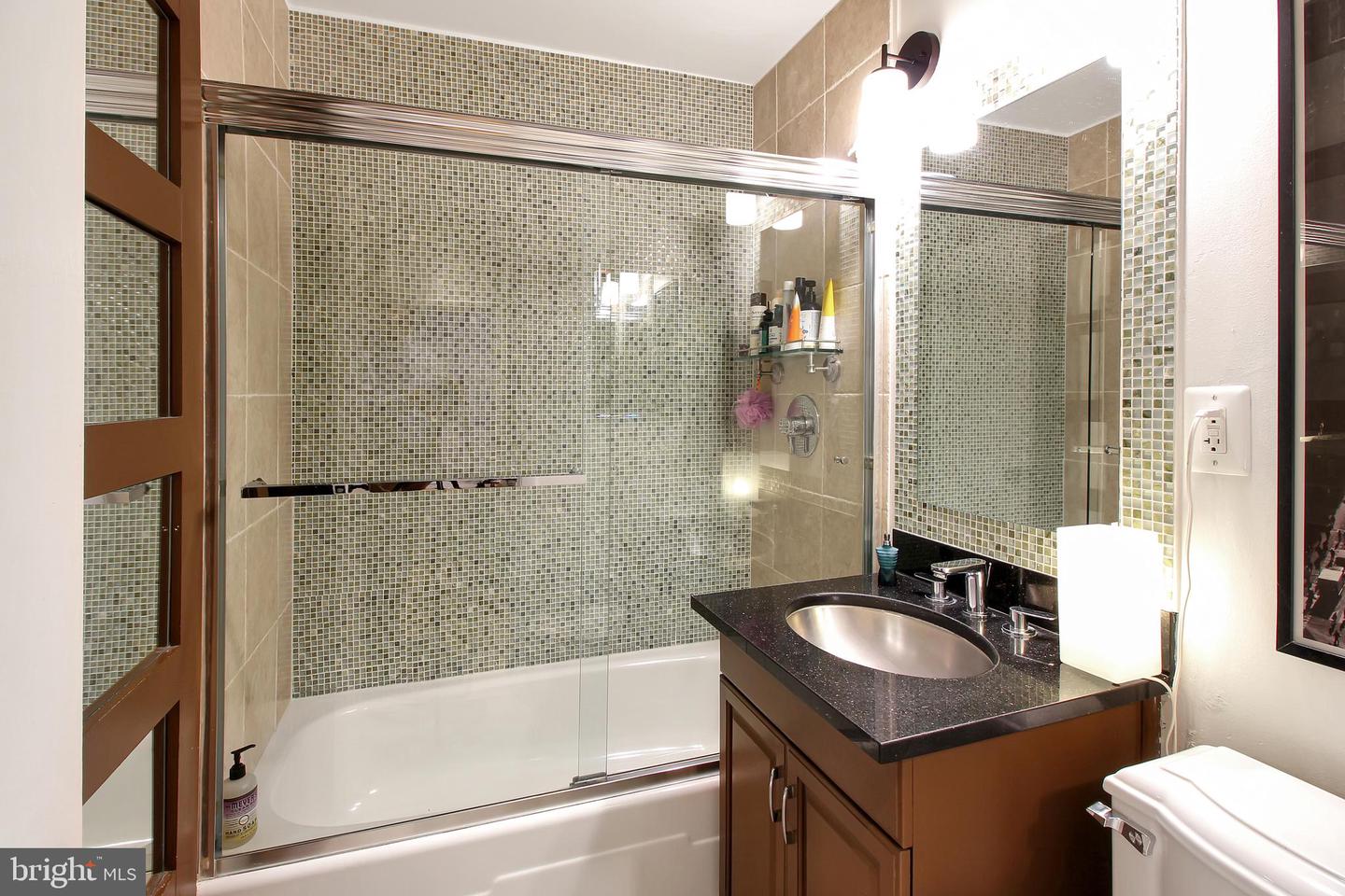1615 Q ST NW #808, WASHINGTON, District Of Columbia 20009, 2 Bedrooms Bedrooms, ,1 BathroomBathrooms,Residential,For sale,1615 Q ST NW #808,DCDC2203726 MLS # DCDC2203726