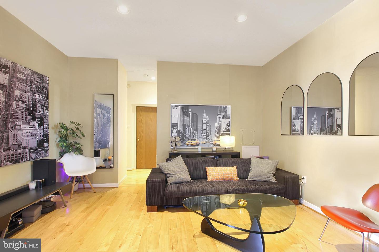 1615 Q ST NW #808, WASHINGTON, District Of Columbia 20009, 2 Bedrooms Bedrooms, ,1 BathroomBathrooms,Residential,For sale,1615 Q ST NW #808,DCDC2203726 MLS # DCDC2203726