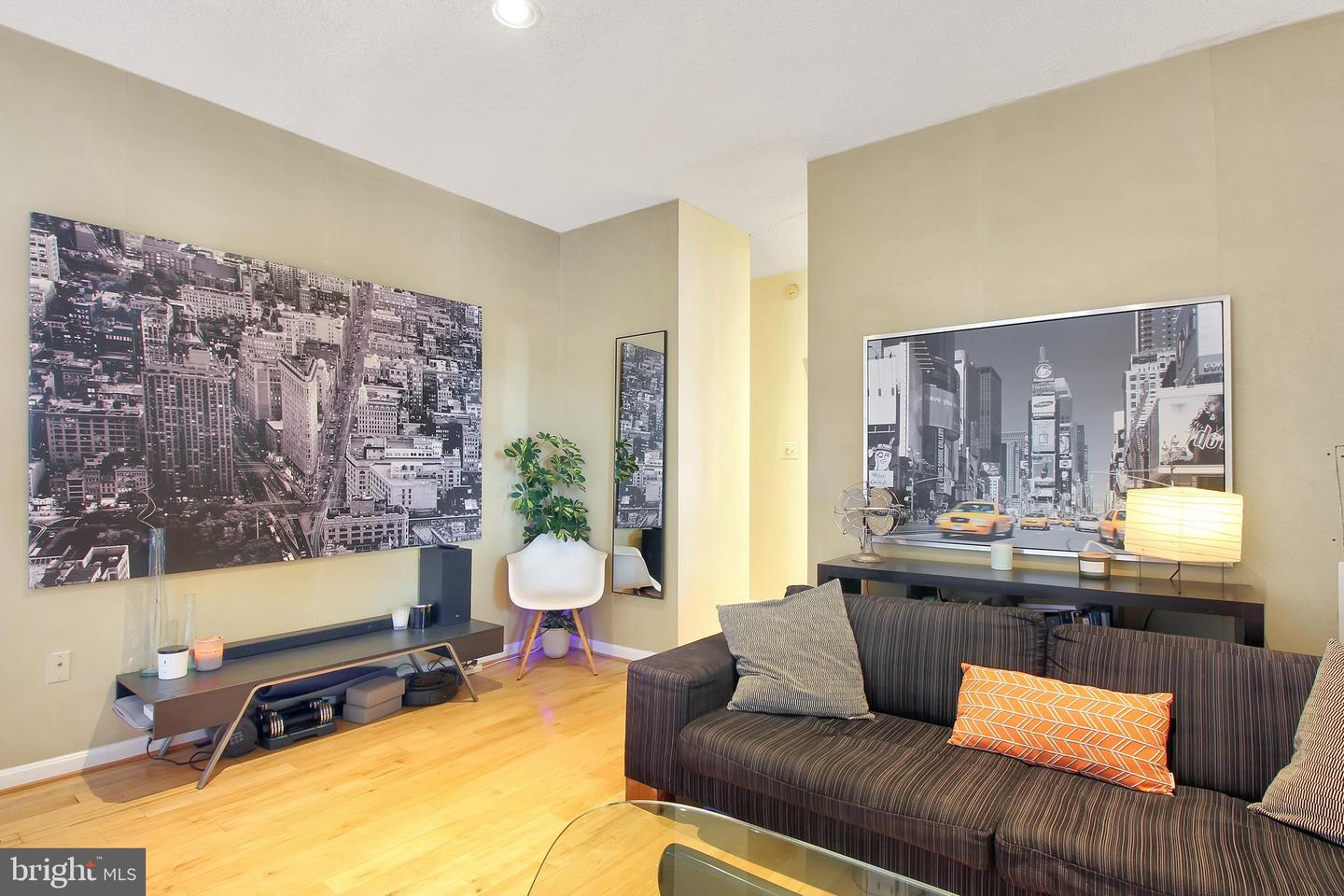 1615 Q ST NW #808, WASHINGTON, District Of Columbia 20009, 2 Bedrooms Bedrooms, ,1 BathroomBathrooms,Residential,For sale,1615 Q ST NW #808,DCDC2203726 MLS # DCDC2203726