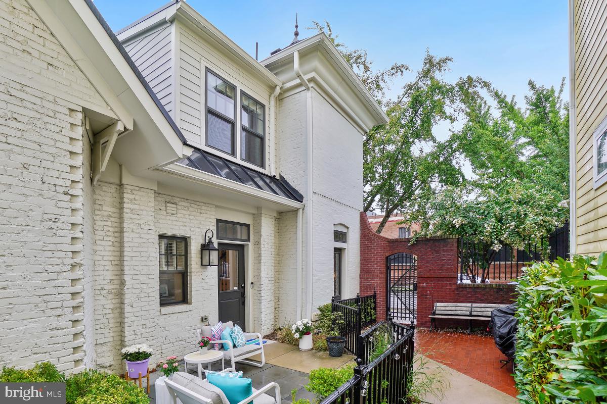 777 MORTON ST NW #A, WASHINGTON, District Of Columbia 20010, 2 Bedrooms Bedrooms, ,2 BathroomsBathrooms,Residential,For sale,777 MORTON ST NW #A,DCDC2197380 MLS # DCDC2197380