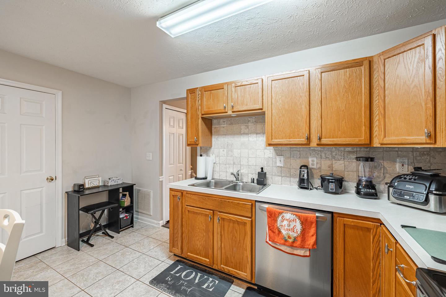 9910 WARWICK PL, FREDERICKSBURG, Virginia 22408, 3 Bedrooms Bedrooms, ,2 BathroomsBathrooms,Residential,For sale,9910 WARWICK PL,VASP2033108 MLS # VASP2033108