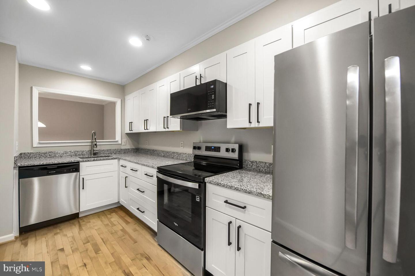 243 LOUDOUN ST SW #F, LEESBURG, Virginia 20175, 2 Bedrooms Bedrooms, ,1 BathroomBathrooms,Residential,For sale,243 LOUDOUN ST SW #F,VALO2096578 MLS # VALO2096578