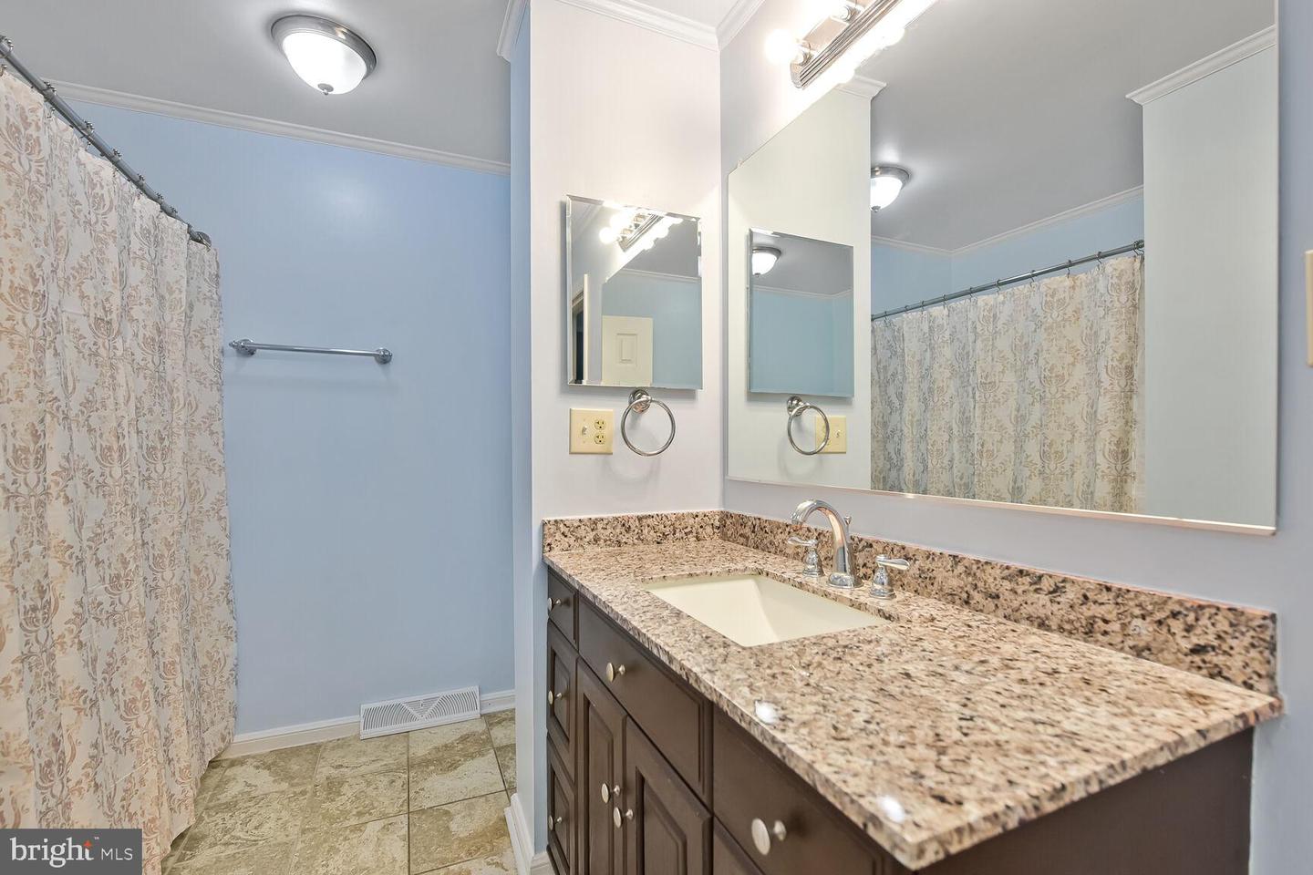 243 LOUDOUN ST SW #F, LEESBURG, Virginia 20175, 2 Bedrooms Bedrooms, ,1 BathroomBathrooms,Residential,For sale,243 LOUDOUN ST SW #F,VALO2096578 MLS # VALO2096578