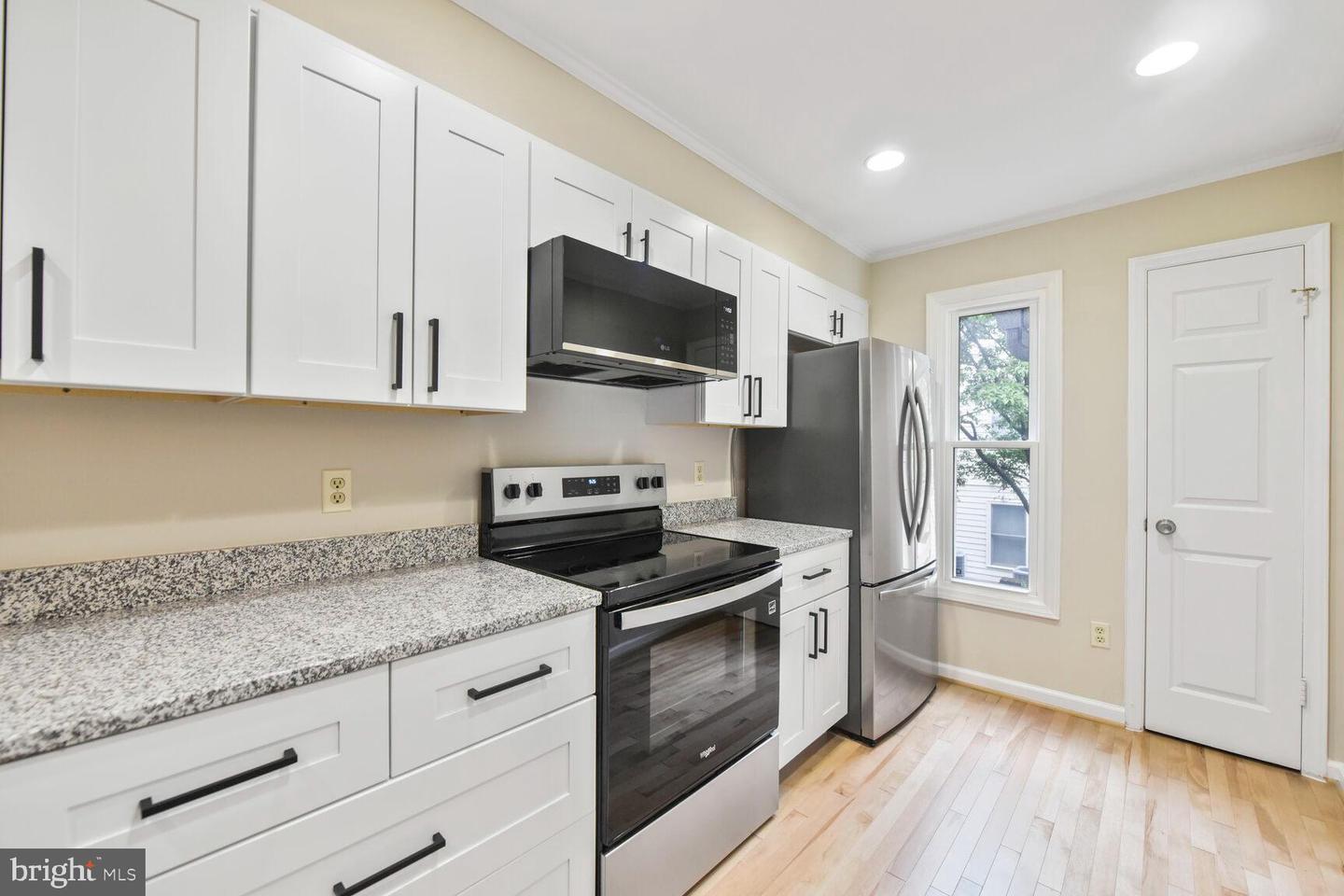 243 LOUDOUN ST SW #F, LEESBURG, Virginia 20175, 2 Bedrooms Bedrooms, ,1 BathroomBathrooms,Residential,For sale,243 LOUDOUN ST SW #F,VALO2096578 MLS # VALO2096578