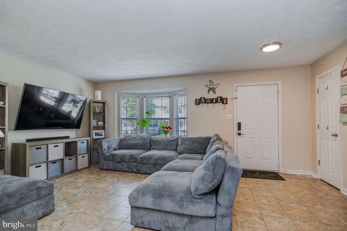 1211 KINGS CREST DR, STAFFORD, Virginia 22554, 4 Bedrooms Bedrooms, 8 Rooms Rooms,2 BathroomsBathrooms,Residential,For sale,1211 KINGS CREST DR,VAST2039054 MLS # VAST2039054