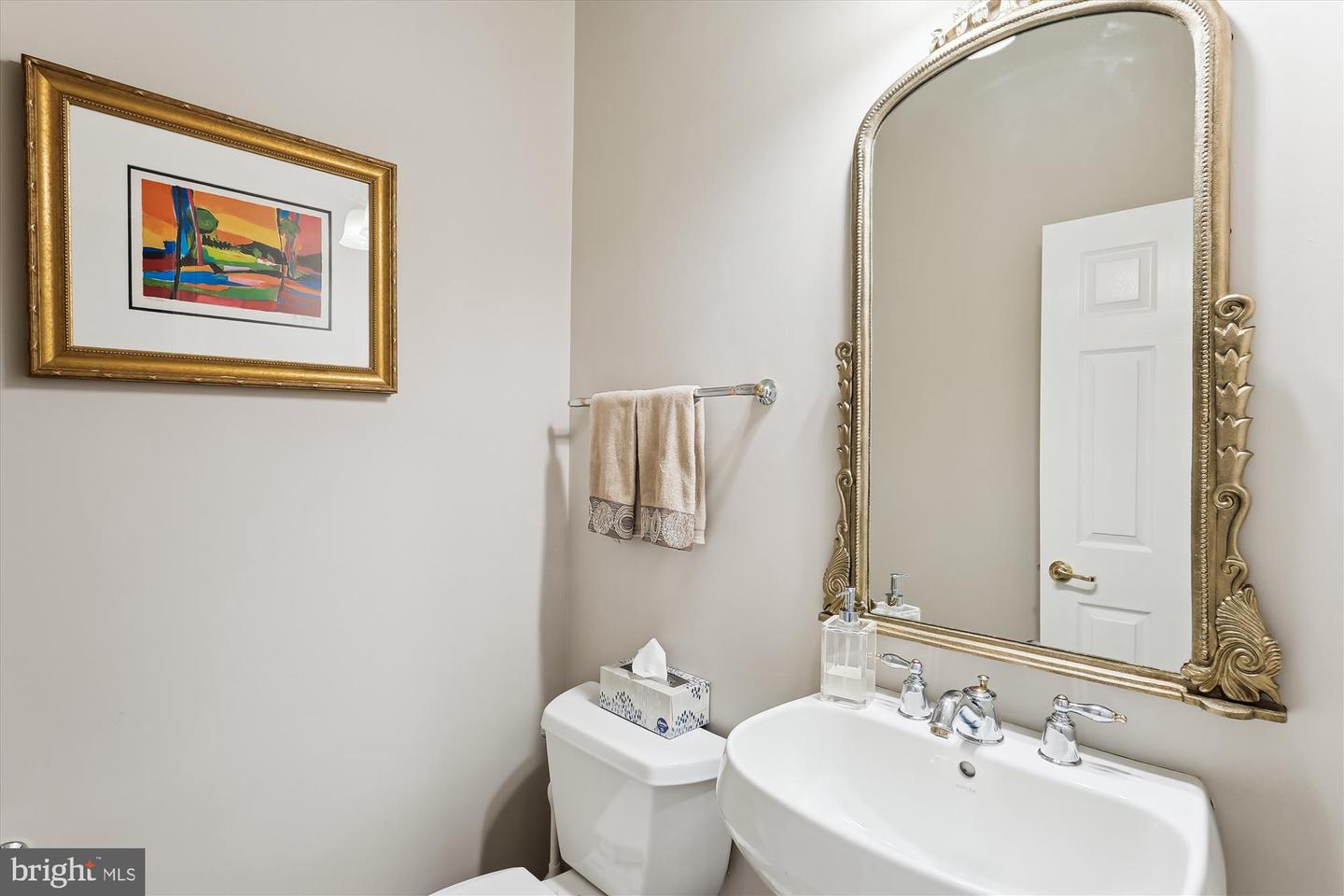 47666 PAULSEN SQ, POTOMAC FALLS, Virginia 20165, 3 Bedrooms Bedrooms, ,3 BathroomsBathrooms,Residential,For sale,47666 PAULSEN SQ,VALO2097898 MLS # VALO2097898