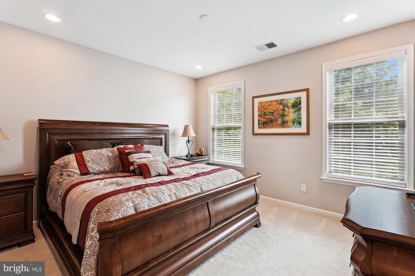 47666 PAULSEN SQ, POTOMAC FALLS, Virginia 20165, 3 Bedrooms Bedrooms, ,3 BathroomsBathrooms,Residential,For sale,47666 PAULSEN SQ,VALO2097898 MLS # VALO2097898