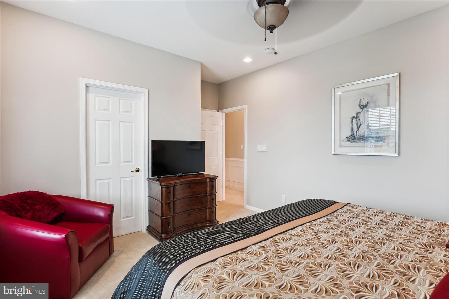 47666 PAULSEN SQ, POTOMAC FALLS, Virginia 20165, 3 Bedrooms Bedrooms, ,3 BathroomsBathrooms,Residential,For sale,47666 PAULSEN SQ,VALO2097898 MLS # VALO2097898