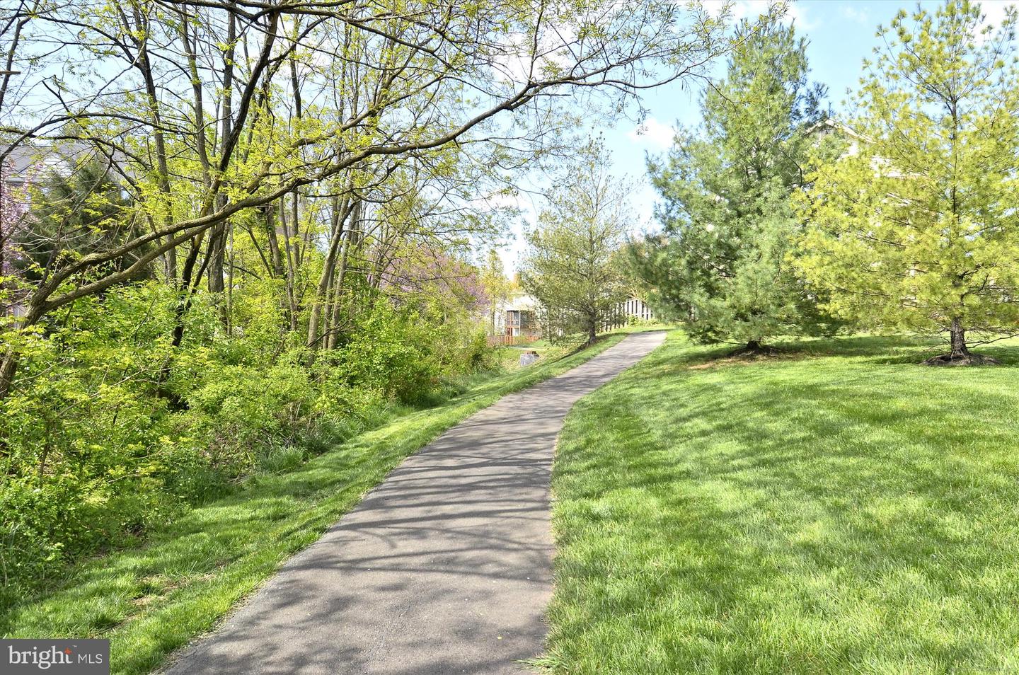 47666 PAULSEN SQ, POTOMAC FALLS, Virginia 20165, 3 Bedrooms Bedrooms, ,3 BathroomsBathrooms,Residential,For sale,47666 PAULSEN SQ,VALO2097898 MLS # VALO2097898