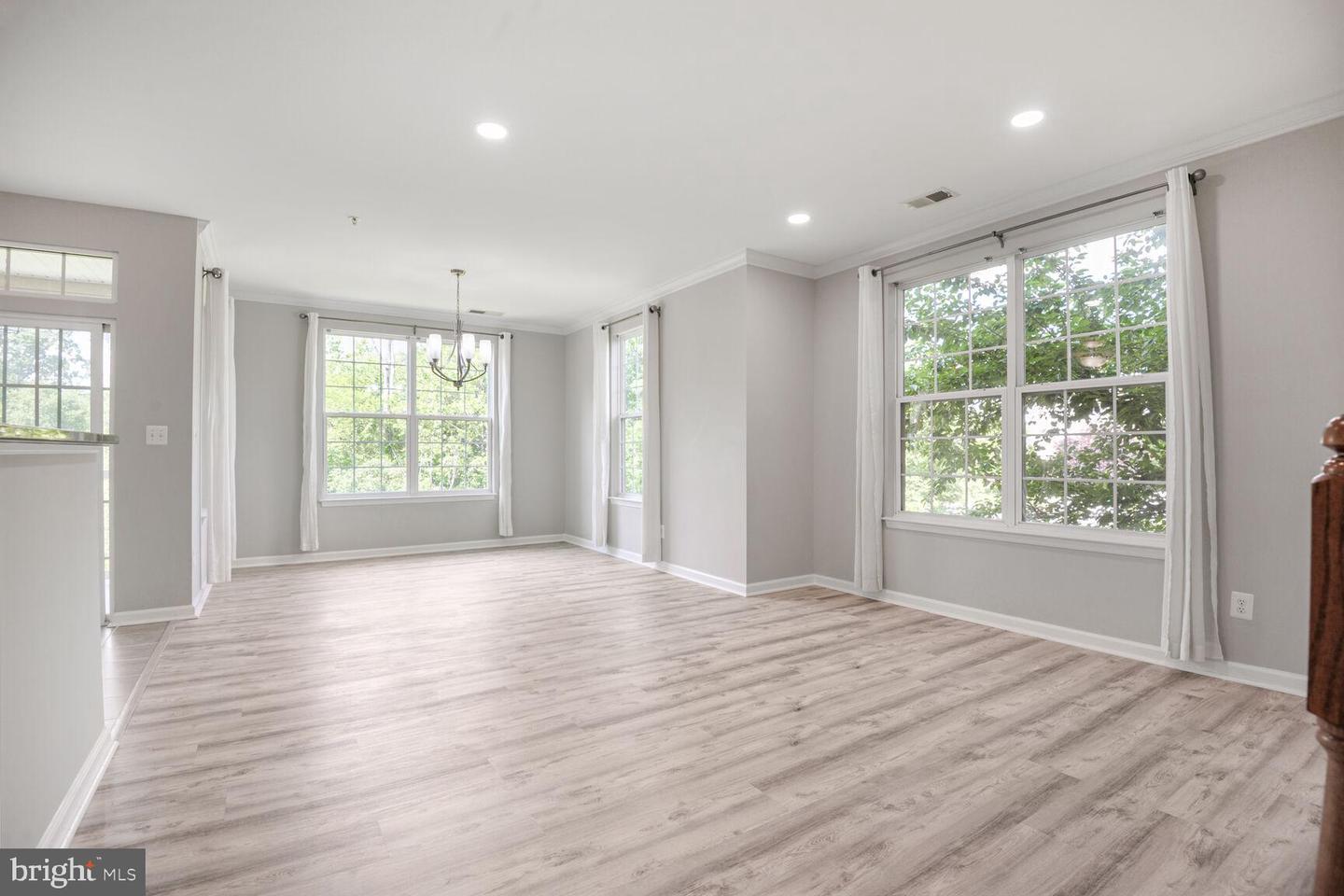 43415 MADISON RENEE TER #120, ASHBURN, Virginia 20147, 2 Bedrooms Bedrooms, ,2 BathroomsBathrooms,Residential,For sale,43415 MADISON RENEE TER #120,VALO2097970 MLS # VALO2097970
