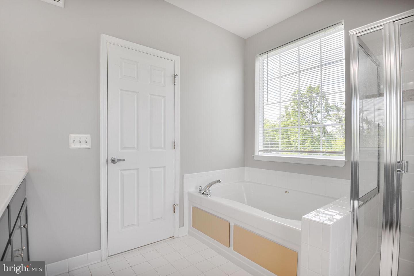 43415 MADISON RENEE TER #120, ASHBURN, Virginia 20147, 2 Bedrooms Bedrooms, ,2 BathroomsBathrooms,Residential,For sale,43415 MADISON RENEE TER #120,VALO2097970 MLS # VALO2097970
