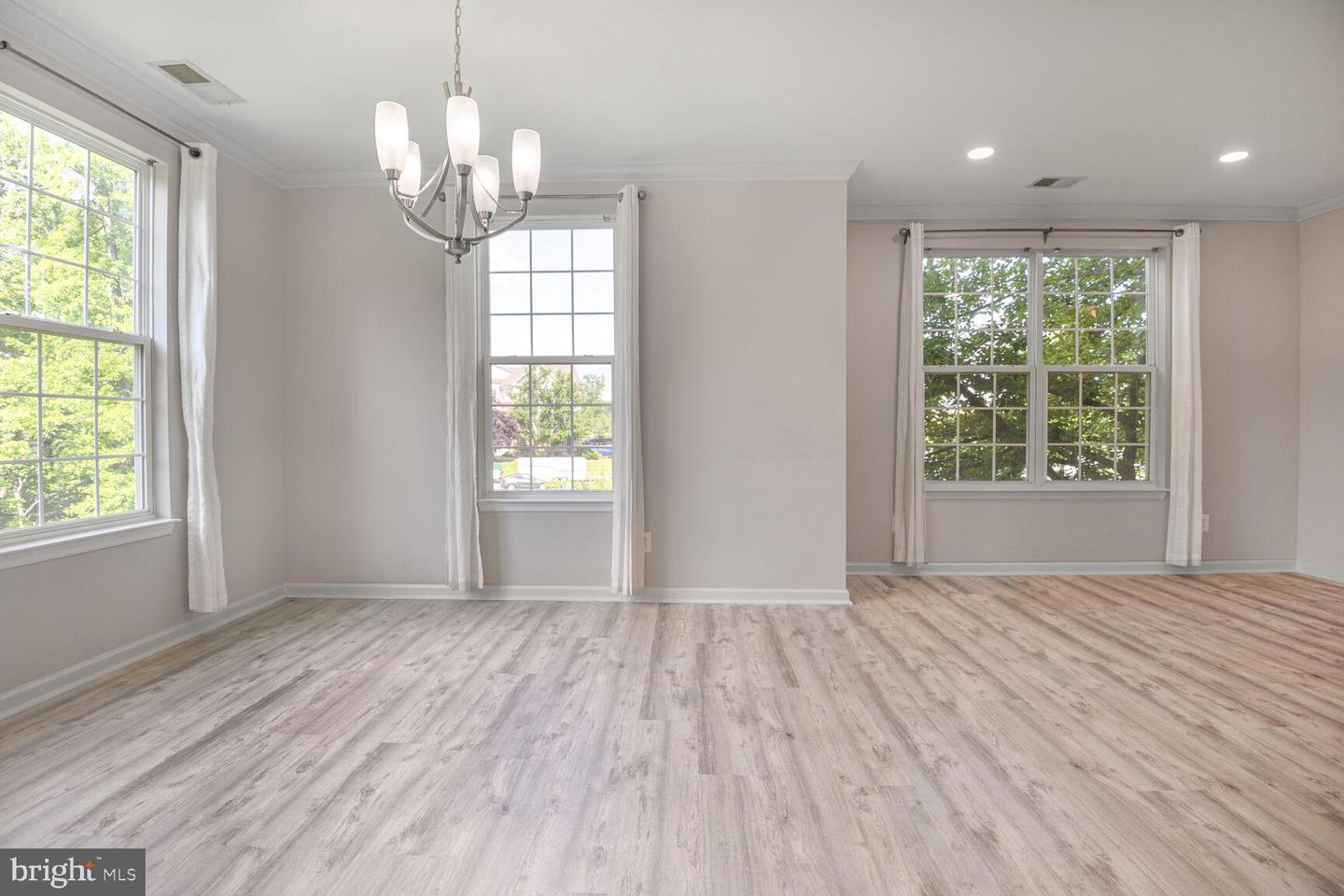 43415 MADISON RENEE TER #120, ASHBURN, Virginia 20147, 2 Bedrooms Bedrooms, ,2 BathroomsBathrooms,Residential,For sale,43415 MADISON RENEE TER #120,VALO2097970 MLS # VALO2097970