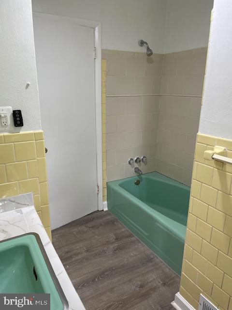 112 BLUE RIDGE ST, WARRENTON, Virginia 20186, 6 Bedrooms Bedrooms, ,3 BathroomsBathrooms,Residential,112 BLUE RIDGE ST,VAFQ2016814 MLS # VAFQ2016814