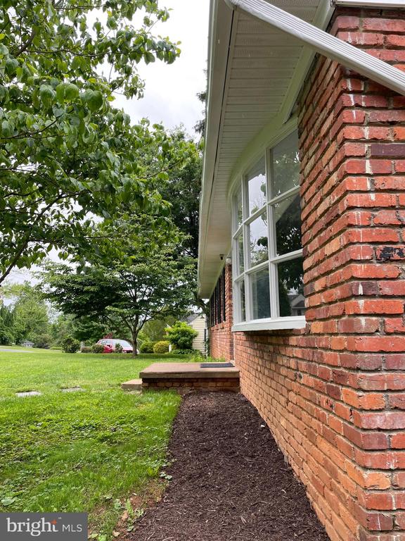 112 BLUE RIDGE ST, WARRENTON, Virginia 20186, 6 Bedrooms Bedrooms, ,3 BathroomsBathrooms,Residential,112 BLUE RIDGE ST,VAFQ2016814 MLS # VAFQ2016814