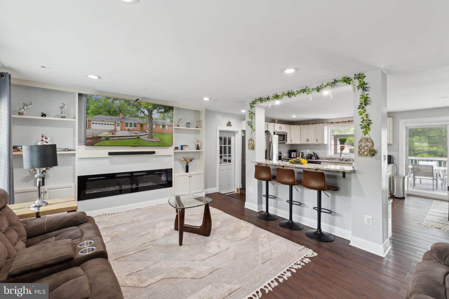 8412 IMPALLA DR, MANASSAS, Virginia 20110, 4 Bedrooms Bedrooms, ,5 BathroomsBathrooms,Residential,For sale,8412 IMPALLA DR,VAPW2091770 MLS # VAPW2091770