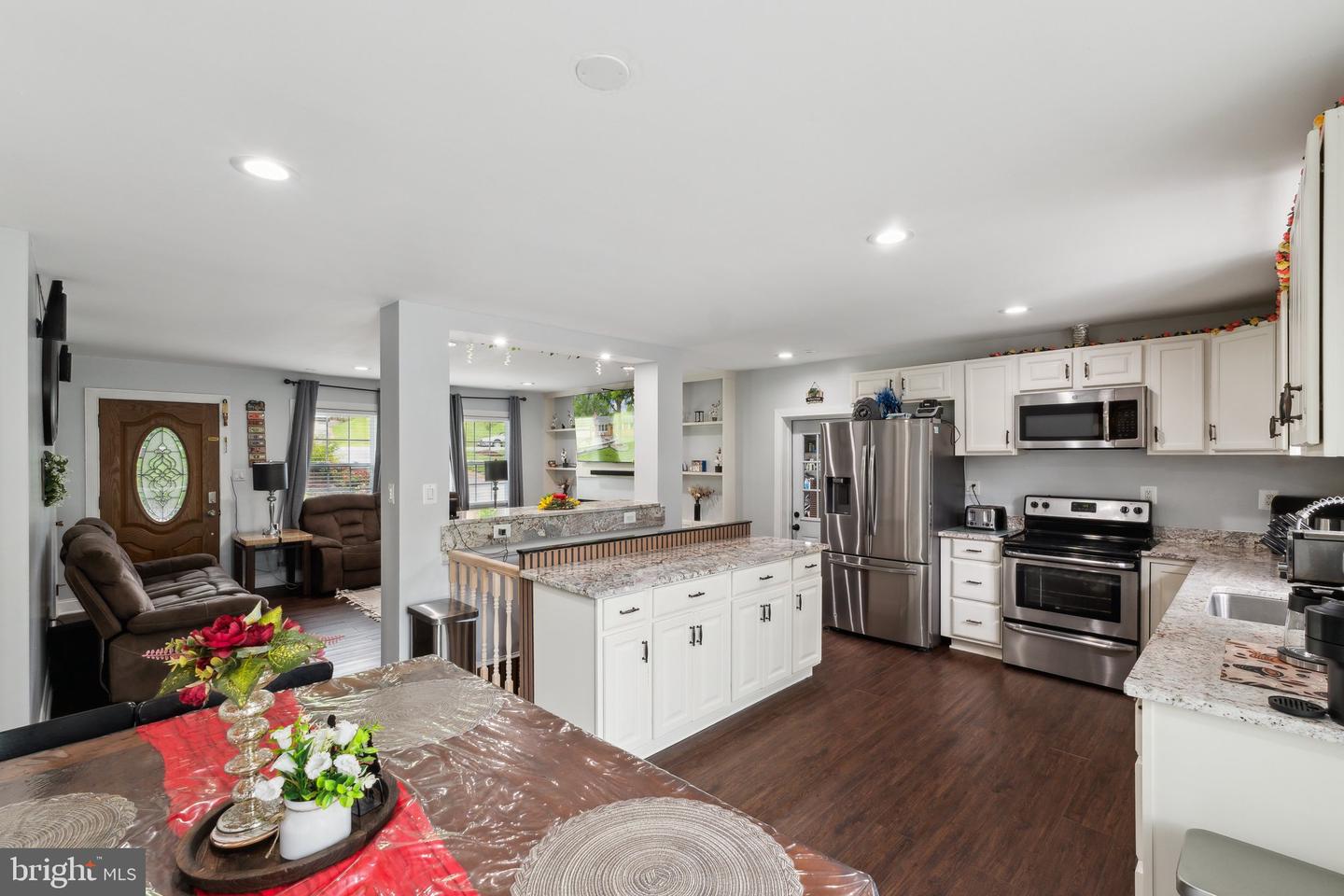 8412 IMPALLA DR, MANASSAS, Virginia 20110, 4 Bedrooms Bedrooms, ,5 BathroomsBathrooms,Residential,For sale,8412 IMPALLA DR,VAPW2091770 MLS # VAPW2091770