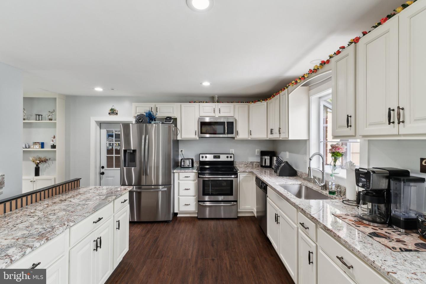 8412 IMPALLA DR, MANASSAS, Virginia 20110, 4 Bedrooms Bedrooms, ,5 BathroomsBathrooms,Residential,For sale,8412 IMPALLA DR,VAPW2091770 MLS # VAPW2091770
