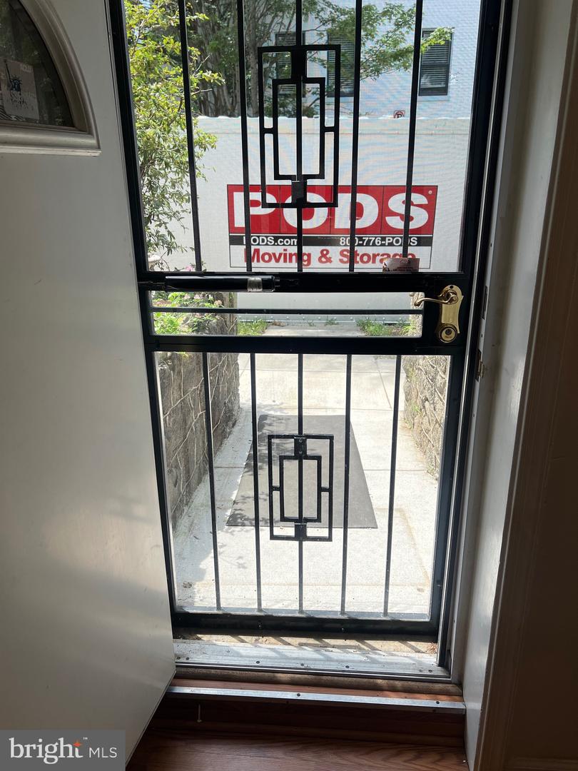 1418 C ST NE, WASHINGTON, District Of Columbia 20002, 4 Bedrooms Bedrooms, ,4 BathroomsBathrooms,Residential,For sale,1418 C ST NE,DCDC2199126 MLS # DCDC2199126