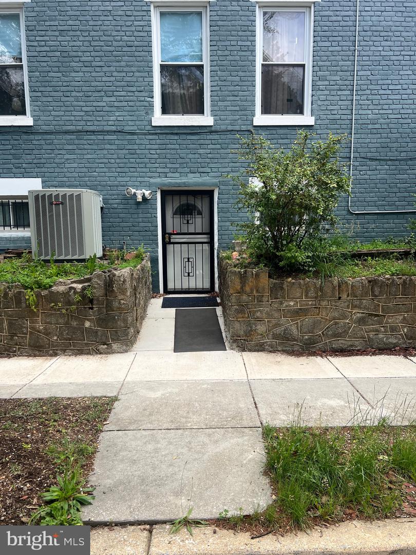 1418 C ST NE, WASHINGTON, District Of Columbia 20002, 4 Bedrooms Bedrooms, ,4 BathroomsBathrooms,Residential,For sale,1418 C ST NE,DCDC2199126 MLS # DCDC2199126