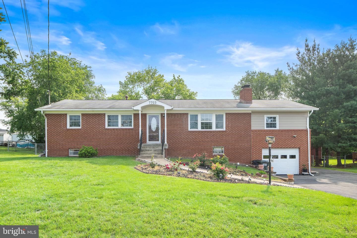 7703 HURON DR, GAINESVILLE, Virginia 20155, 4 Bedrooms Bedrooms, ,3 BathroomsBathrooms,Residential,For sale,7703 HURON DR,VAPW2094082 MLS # VAPW2094082