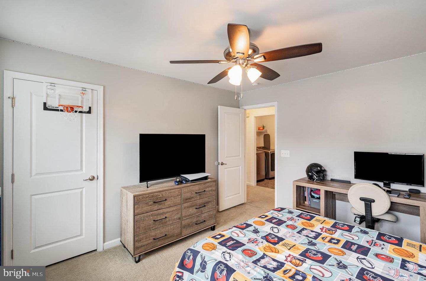 1214 BRITTLE RIDGE RD, WARRENTON, Virginia 20187, 4 Bedrooms Bedrooms, ,3 BathroomsBathrooms,Residential,For sale,1214 BRITTLE RIDGE RD,VAFQ2016564 MLS # VAFQ2016564