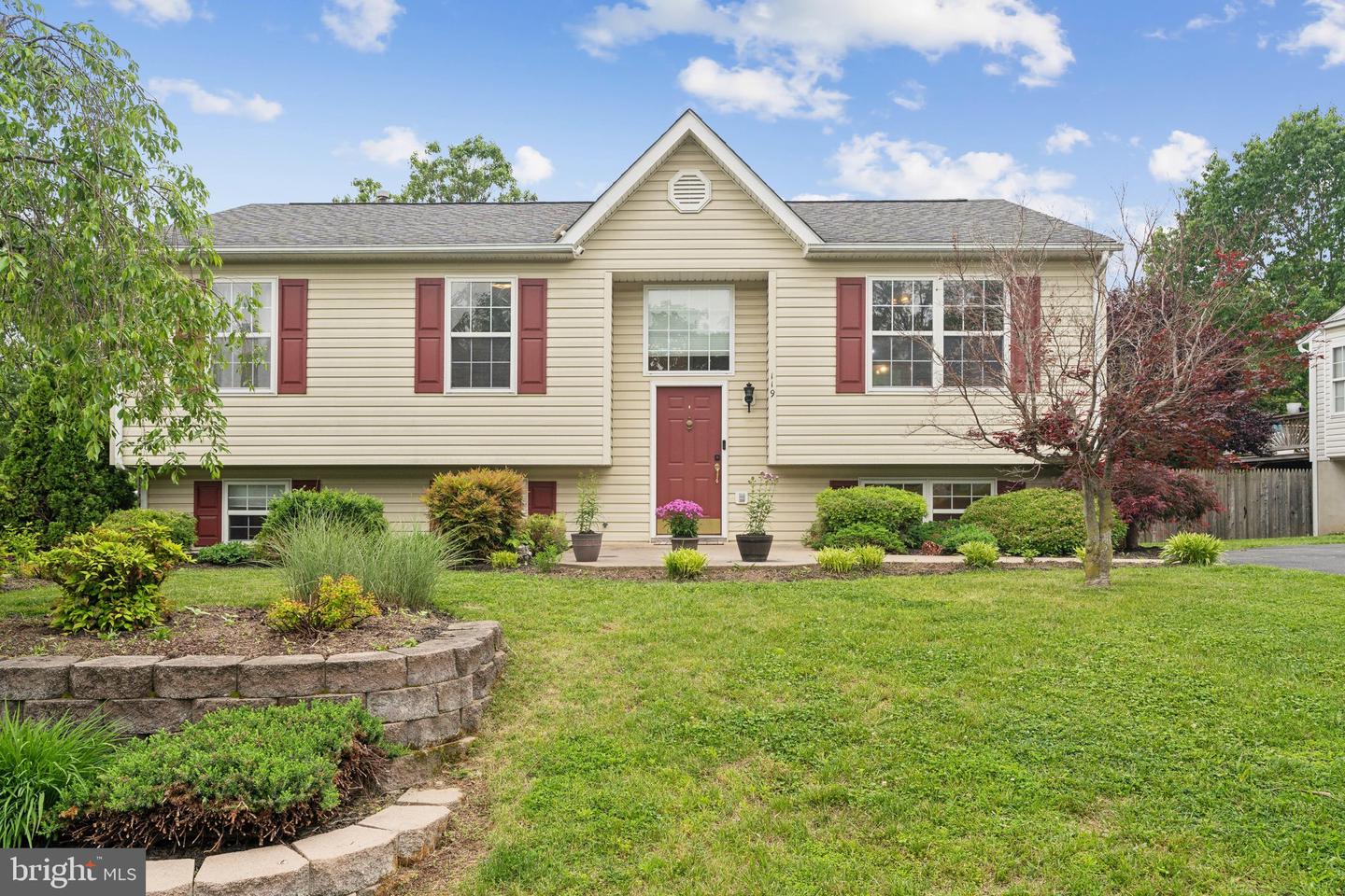 119 HILL VALLEY DR, WINCHESTER, Virginia 22602, 4 Bedrooms Bedrooms, ,3 BathroomsBathrooms,Residential,For sale,119 HILL VALLEY DR,VAFV2034118 MLS # VAFV2034118